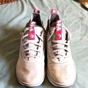 Bala Cream and Pink Sneakers